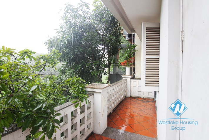 Unfurnished 4 bedrooms house with garage for rent in Xuan Dieu st, Tay Ho area.